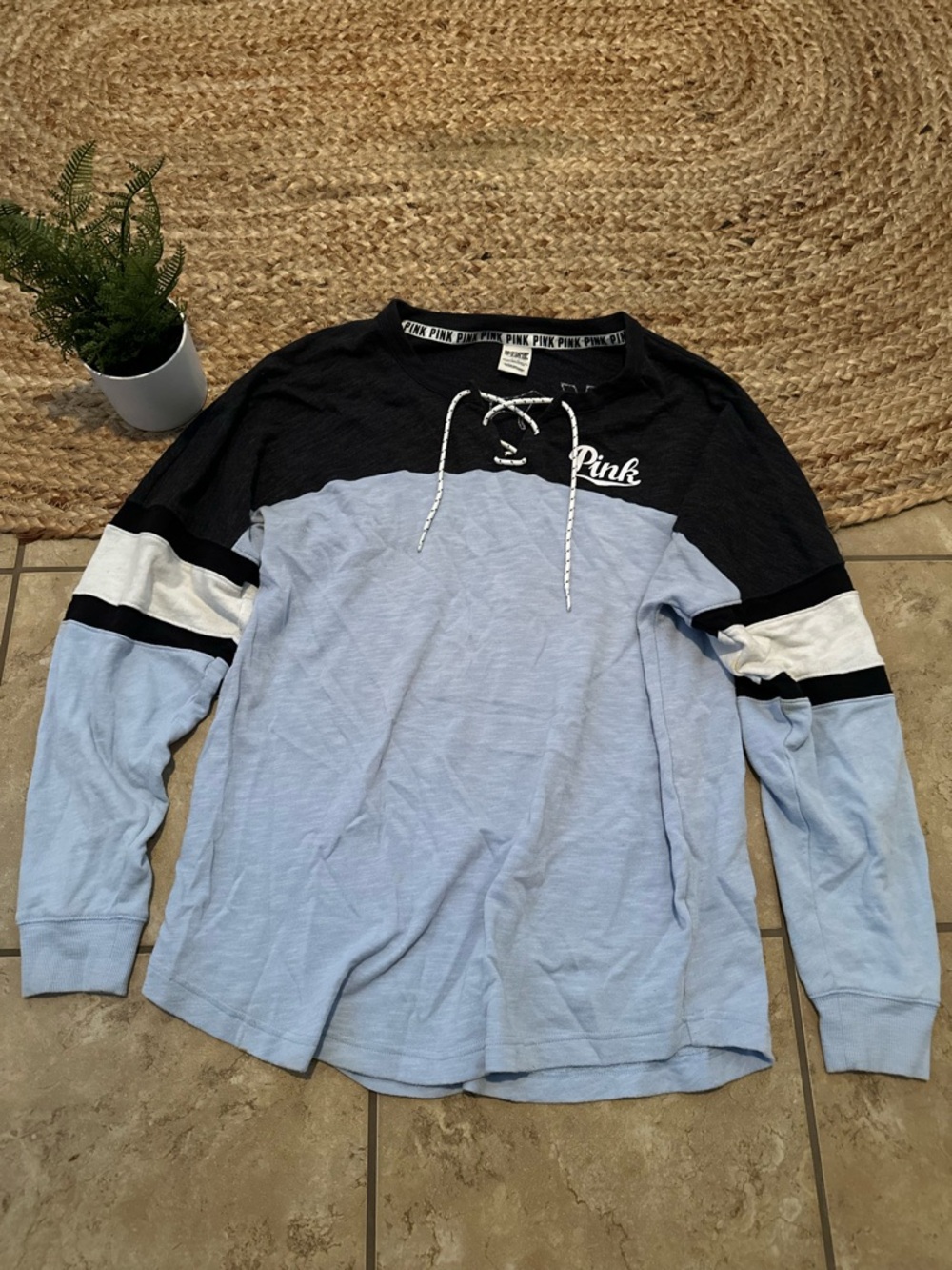 VS PINK LACE UP LONG SLEEVE